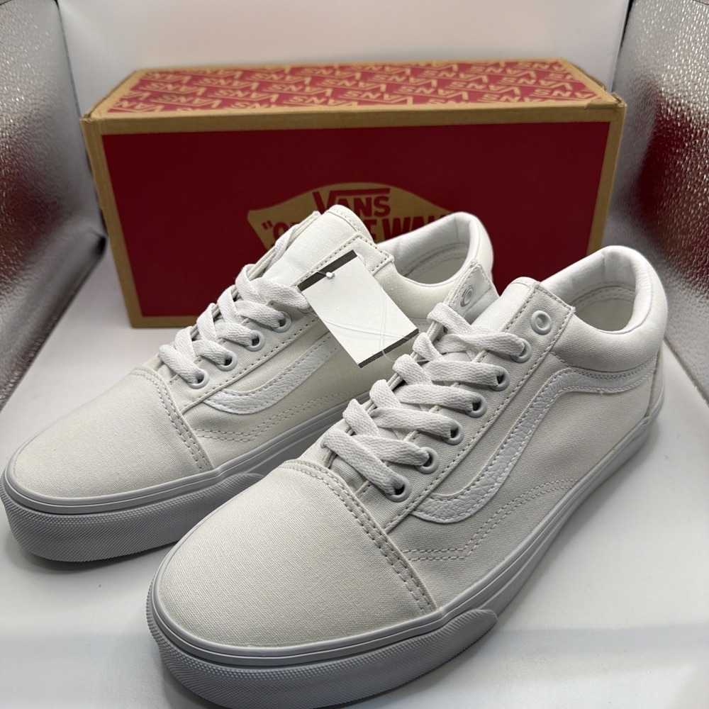 VANS Unisex Old Skool‎ Classic Skate Shoes True White Men's Size 6.5, Women's 8